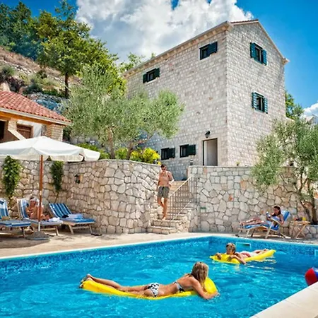Stolovi Villa