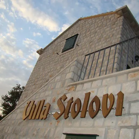 Stolovi Villa