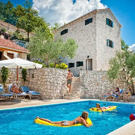 Stolovi Villa